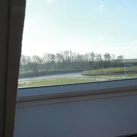 Robbe Apartment *