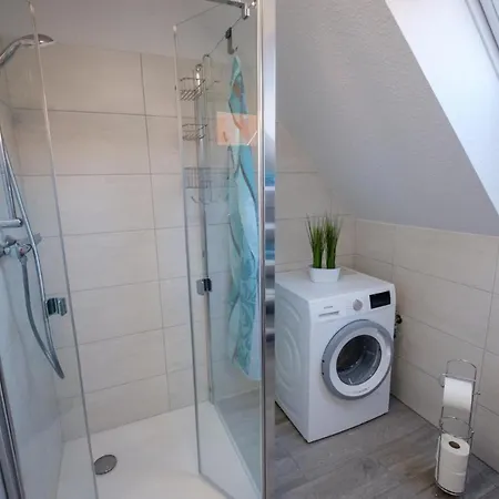 Robbe Apartment *